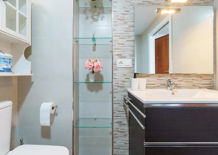 Malagasuite Comfy & Pool