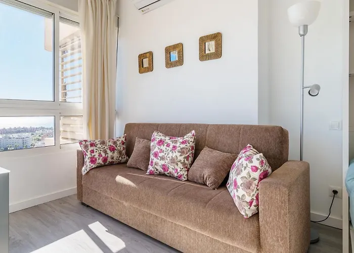 Malagasuite Comfy & Pool *